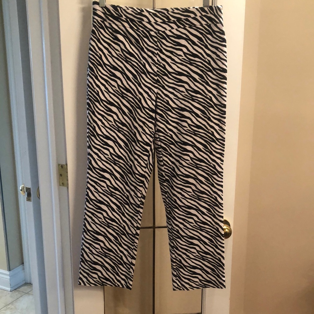 Women's Black & White Zebra Print Cropped Pants